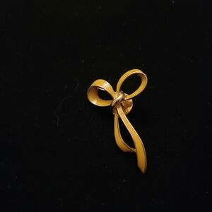 Elegant Gold Tone Yellow Bow Brooch Pin